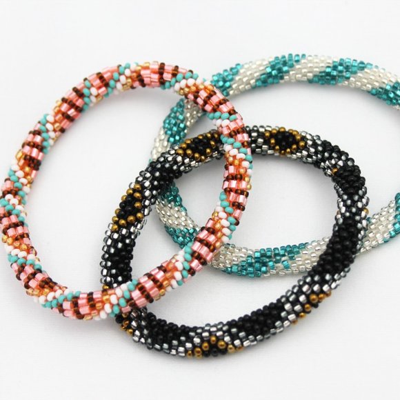 Set of 3 Crocheted Glass Bead Stacking Bracelets NWoT - Picture 4 of 6